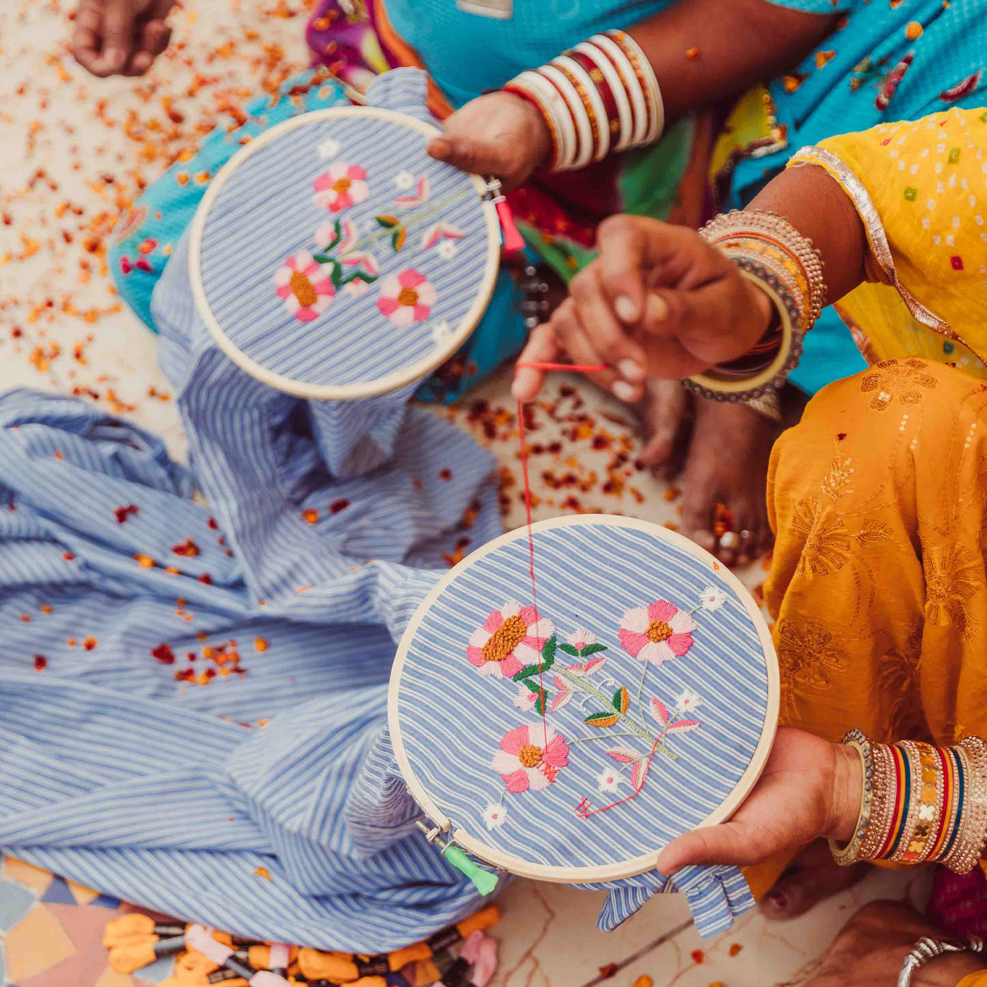 Les broderies à la main