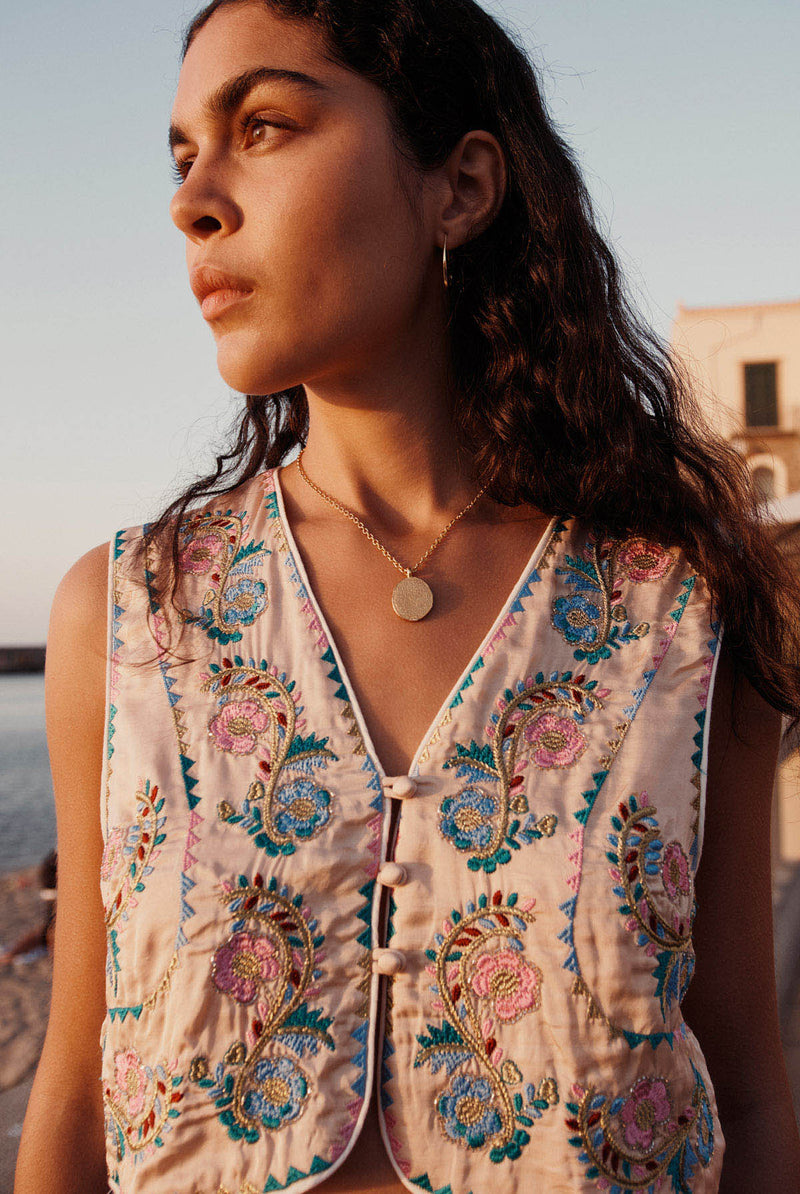 Sarojini Vest