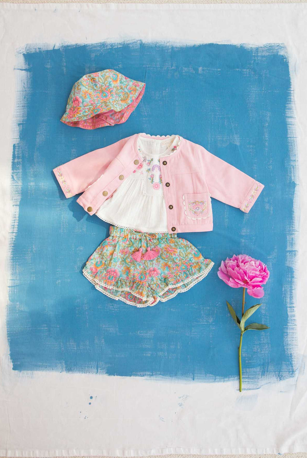 Vallaloid Shorts