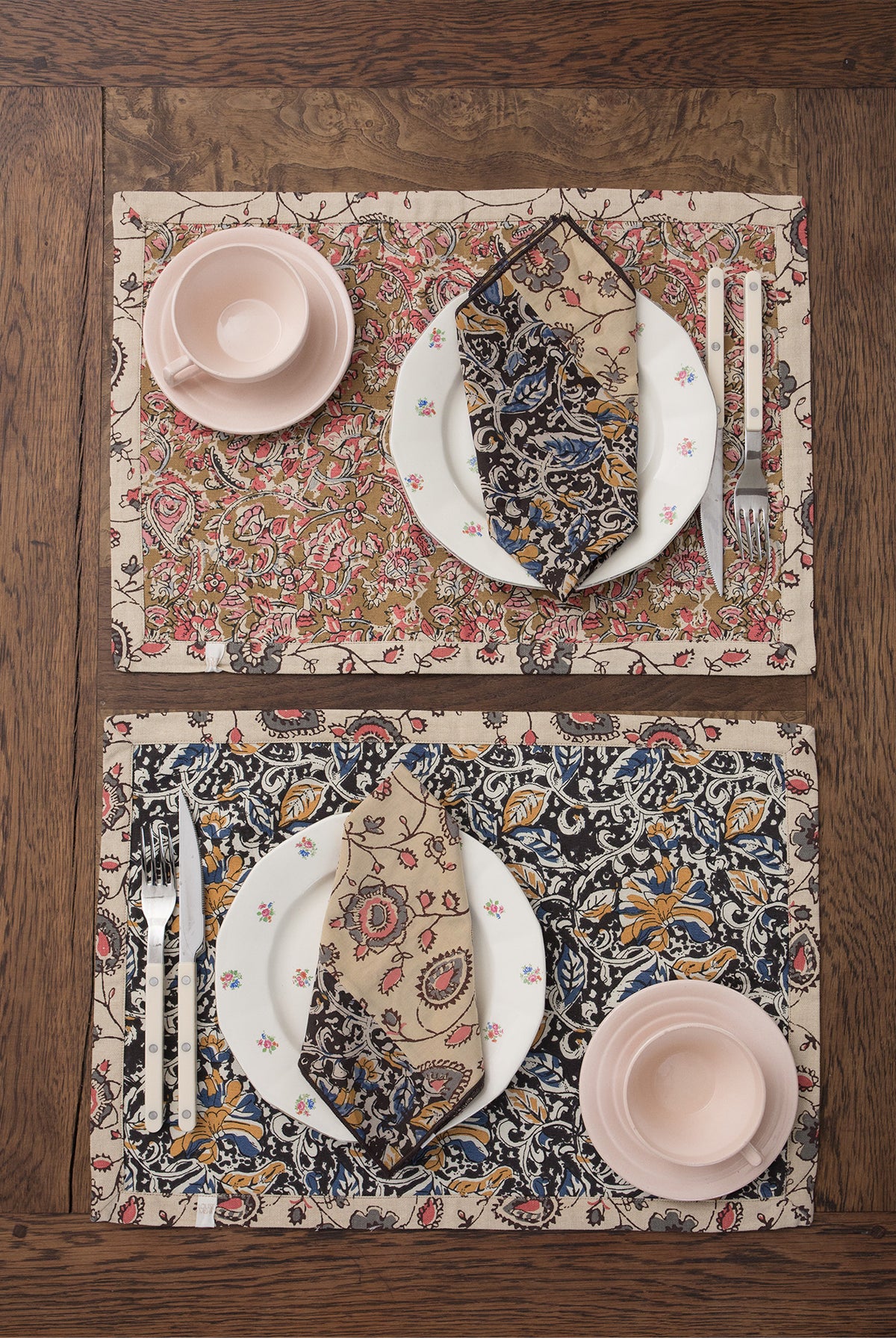 Carlitta Table Set